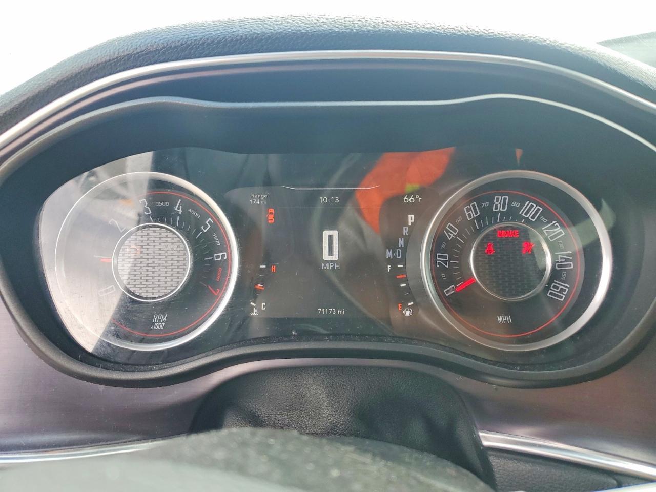 2015 Dodge Challenger Sxt - zdjęcie 9