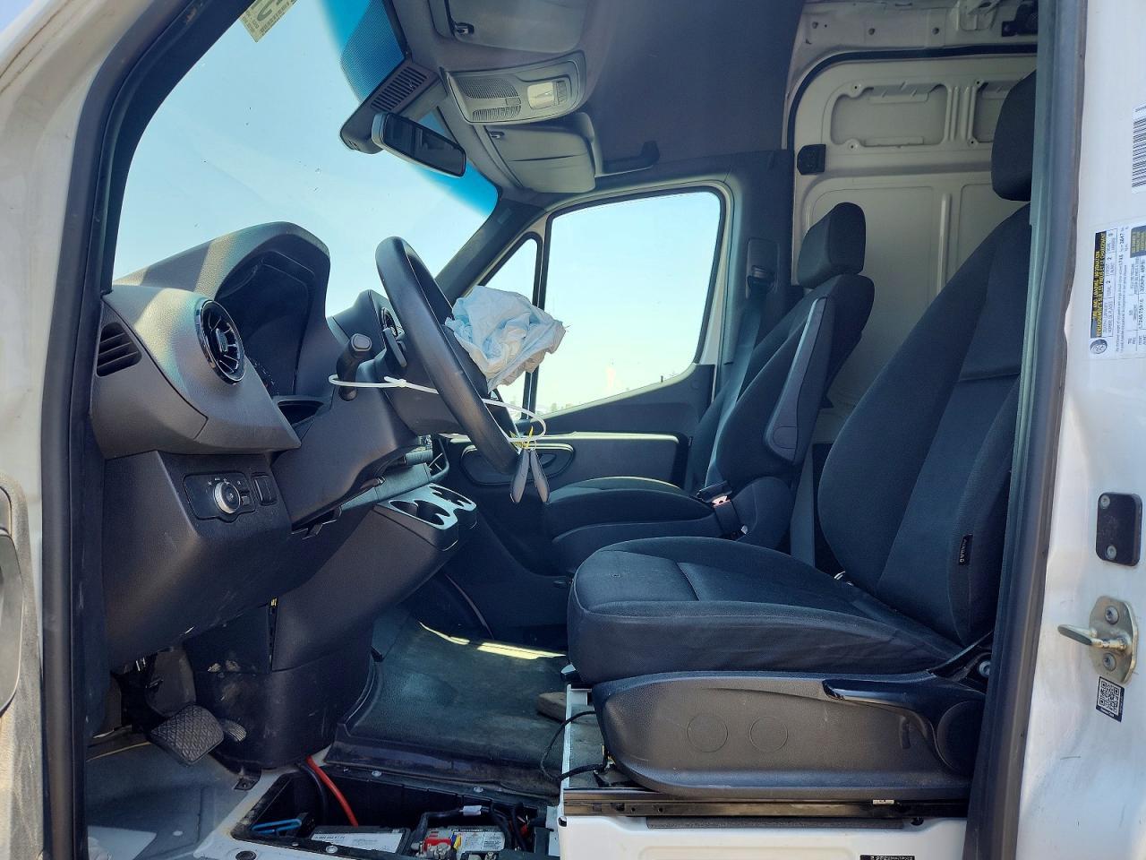 2022 Mercedes-Benz Sprinter 2500 - zdjęcie 7