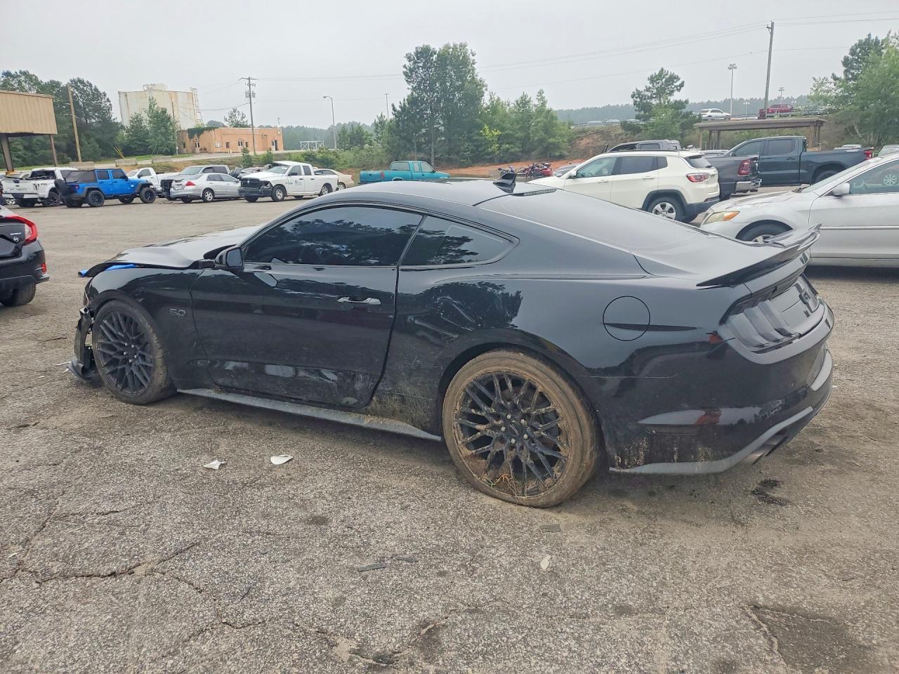 2020 Ford Mustang Gt - zdjęcie 2