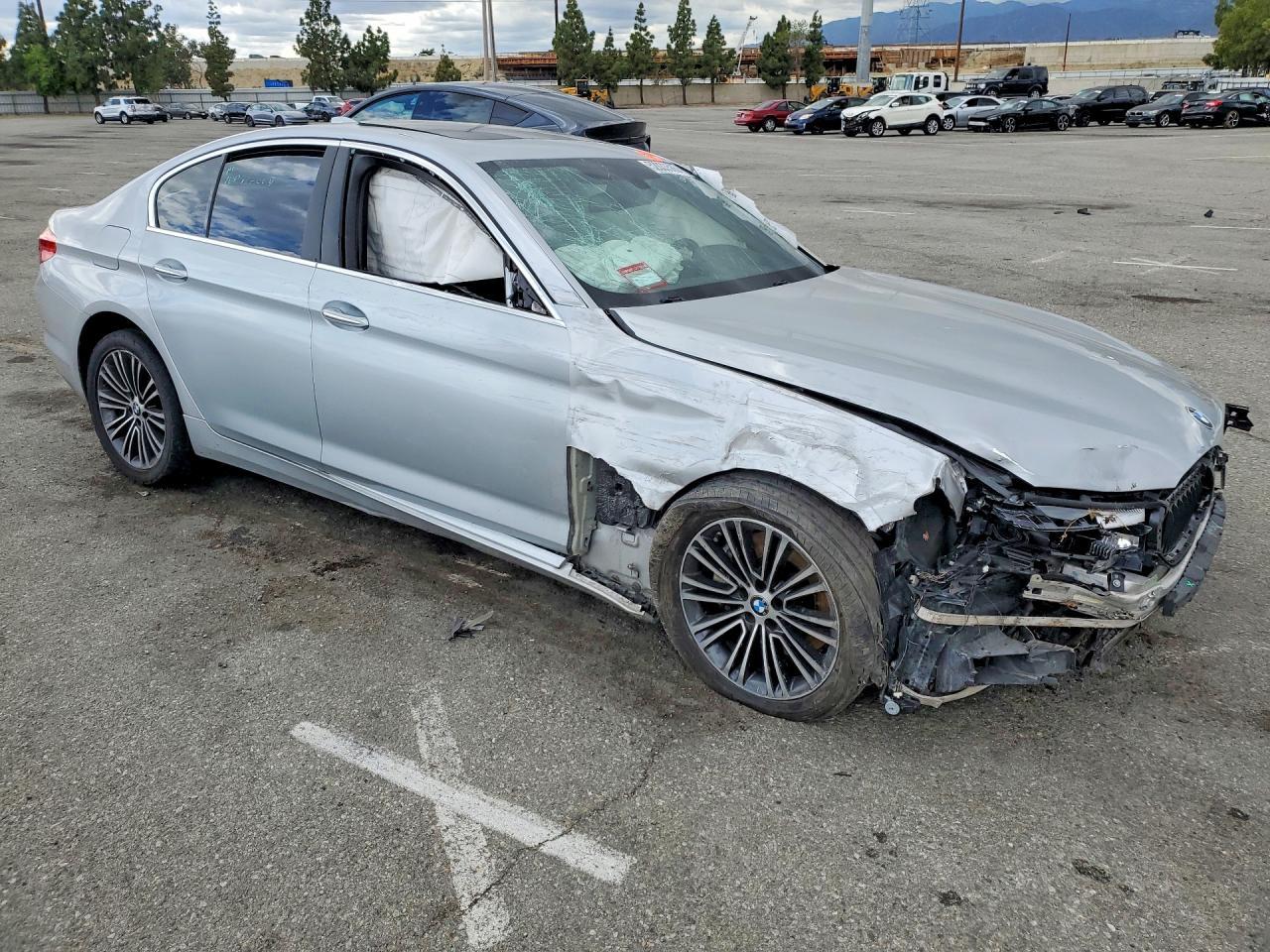 2017 BMW 530 I - zdjęcie 4