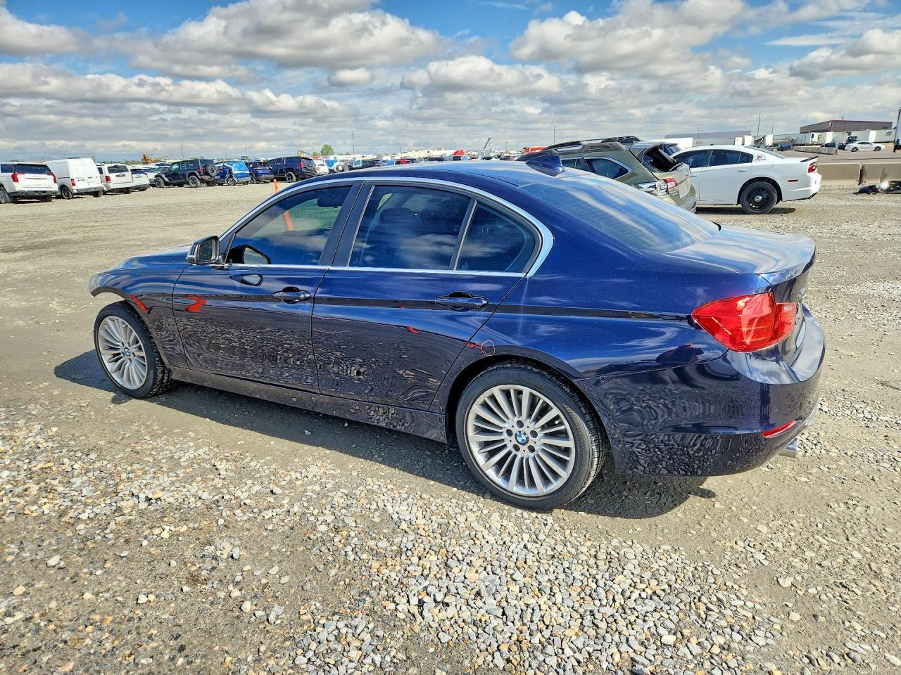 2015 BMW 335 Xi - zdjęcie 2