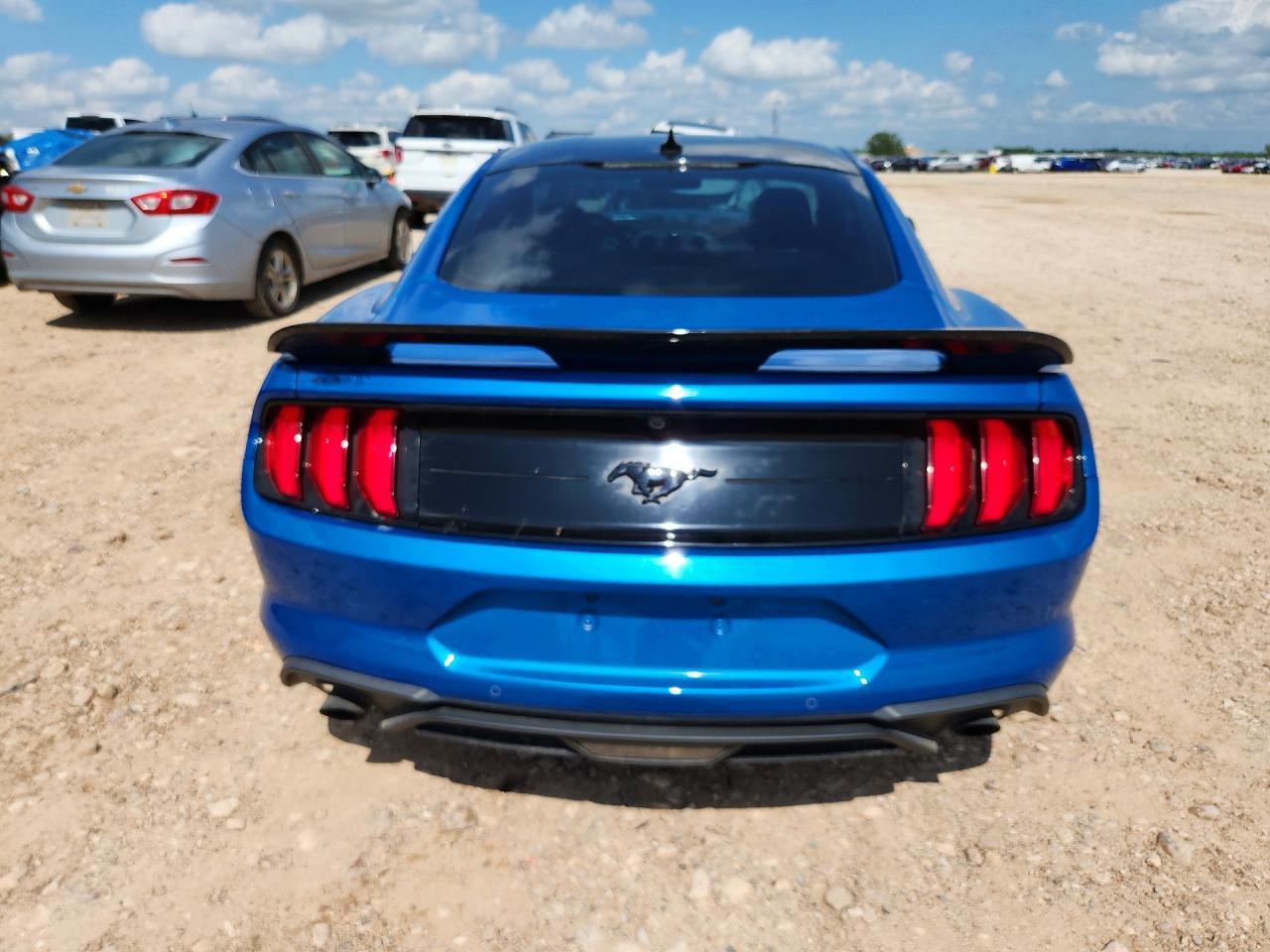 2020 Ford Mustang - zdjęcie 6