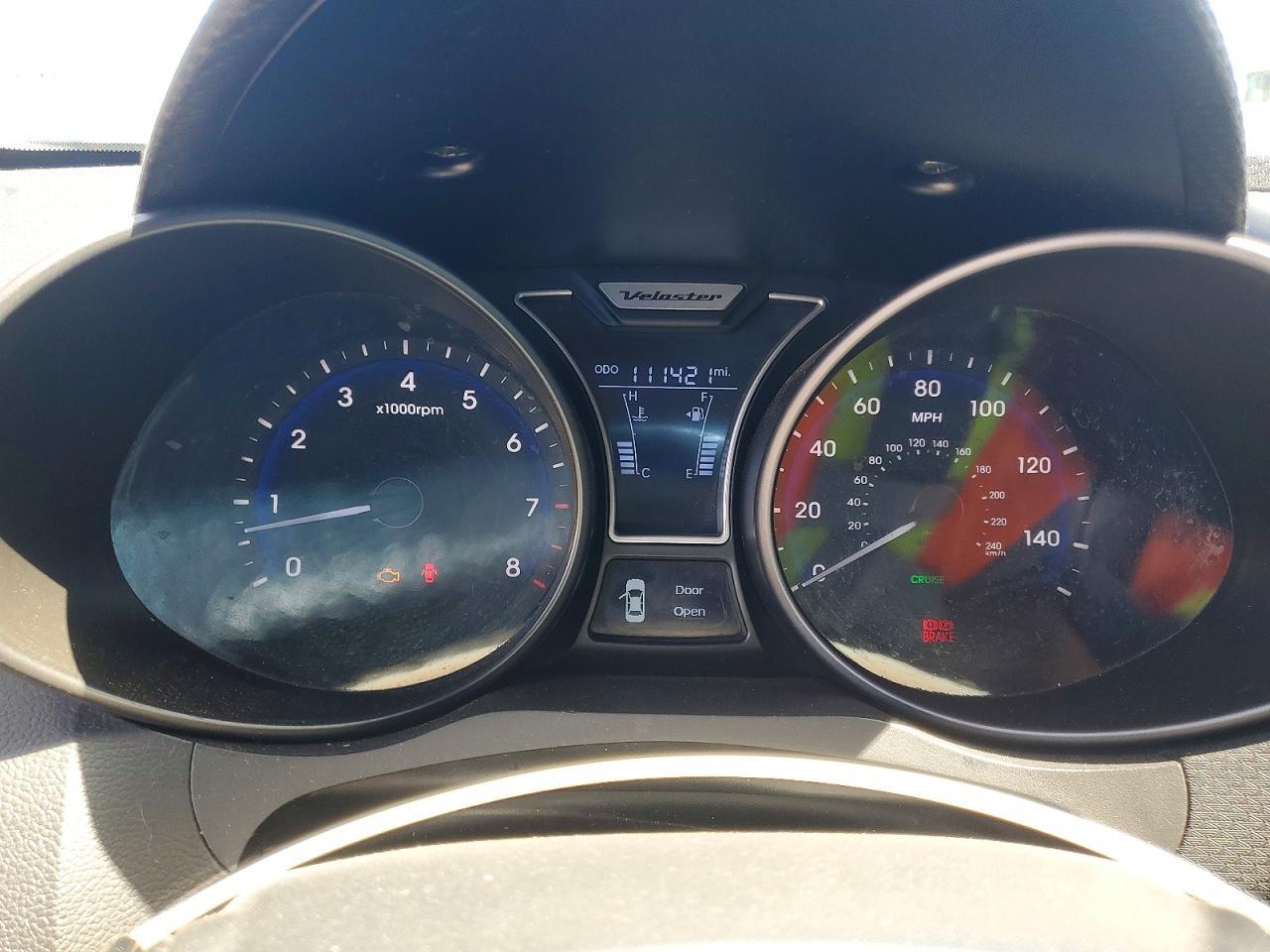 2014 Hyundai Veloster Turbo - zdjęcie 9