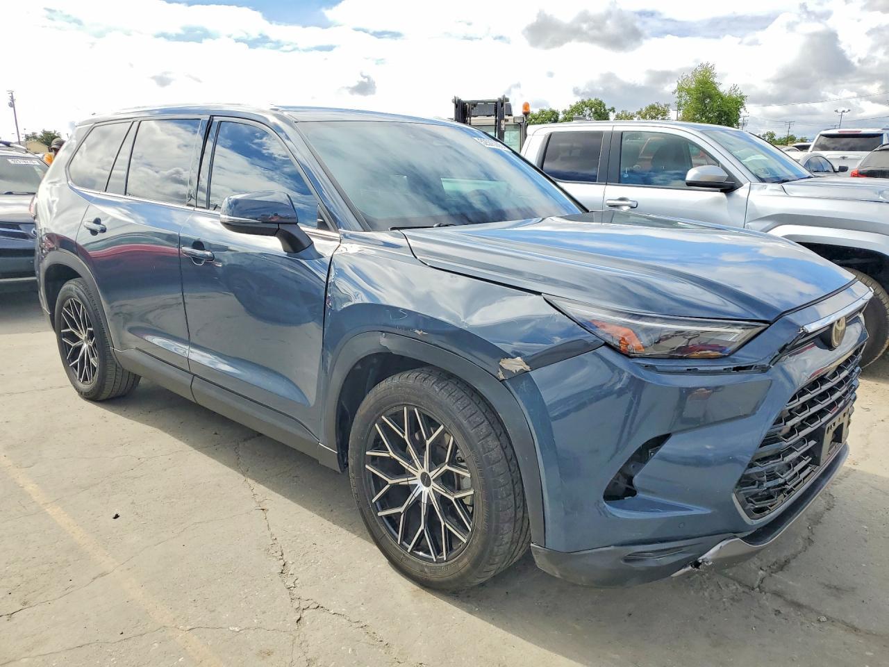2024 Toyota Grand Highlander Limited - zdjęcie 4