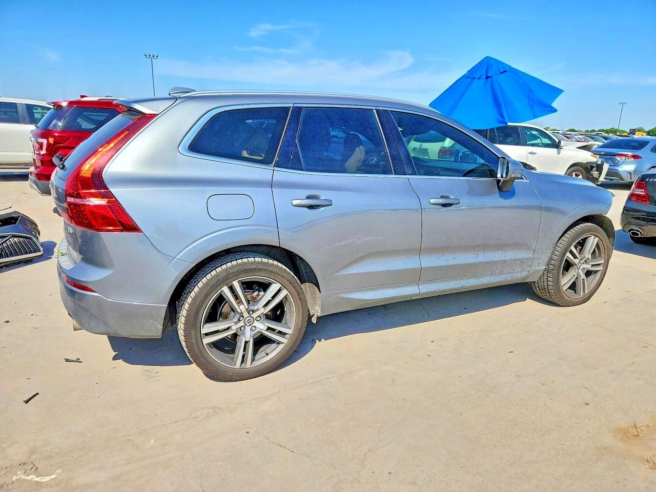 2020 Volvo Xc60 T5 Momentum - zdjęcie 3