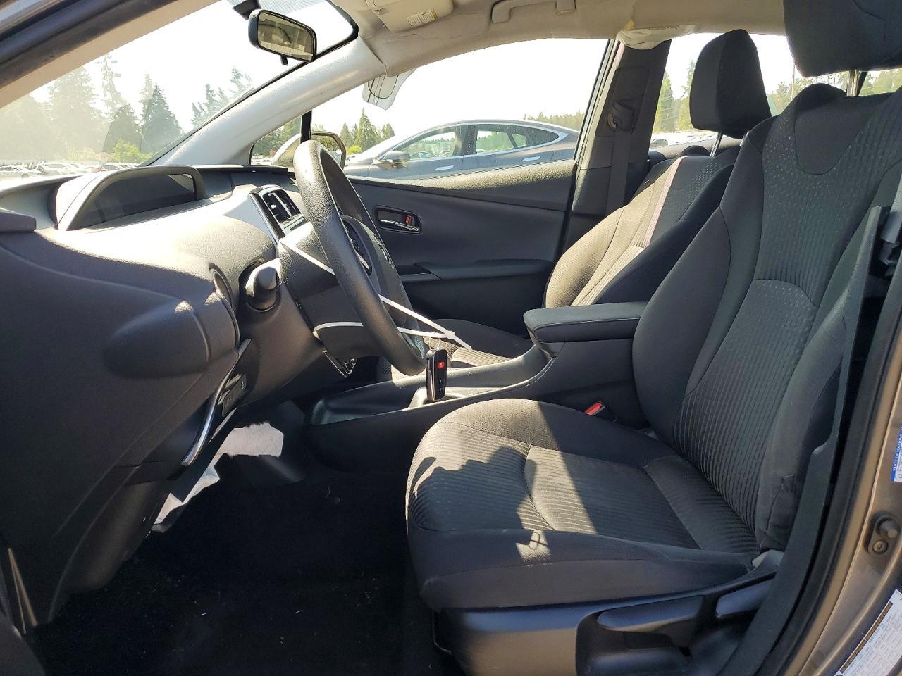 2016 Toyota Prius Two - zdjęcie 7