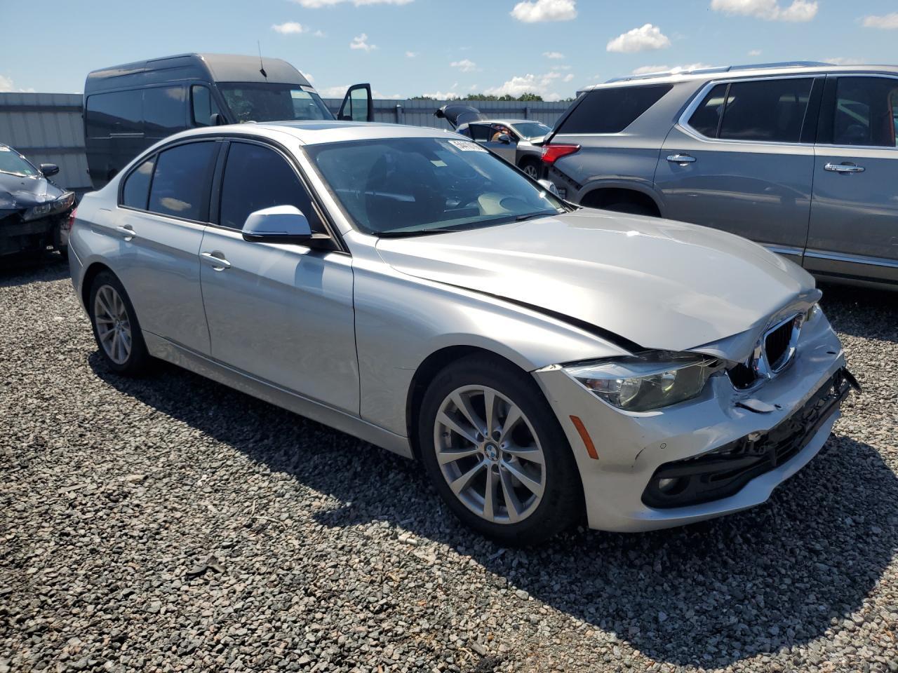 2016 BMW 320 Xi - zdjęcie 4