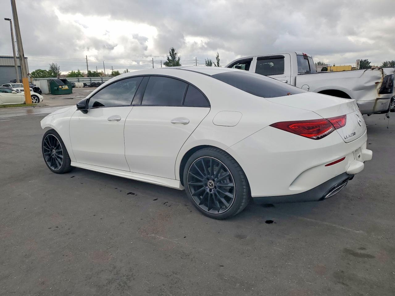 2023 Mercedes-Benz Cla 250 - zdjęcie 2