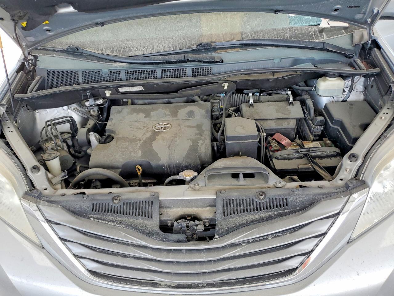 2014 Toyota Sienna Xle 8-Passenger - zdjęcie 11