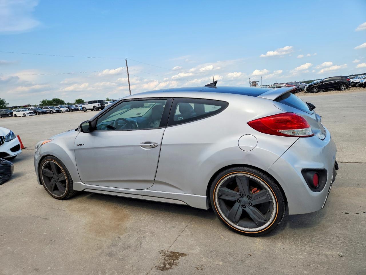 2013 Hyundai Veloster Turbo - zdjęcie 2