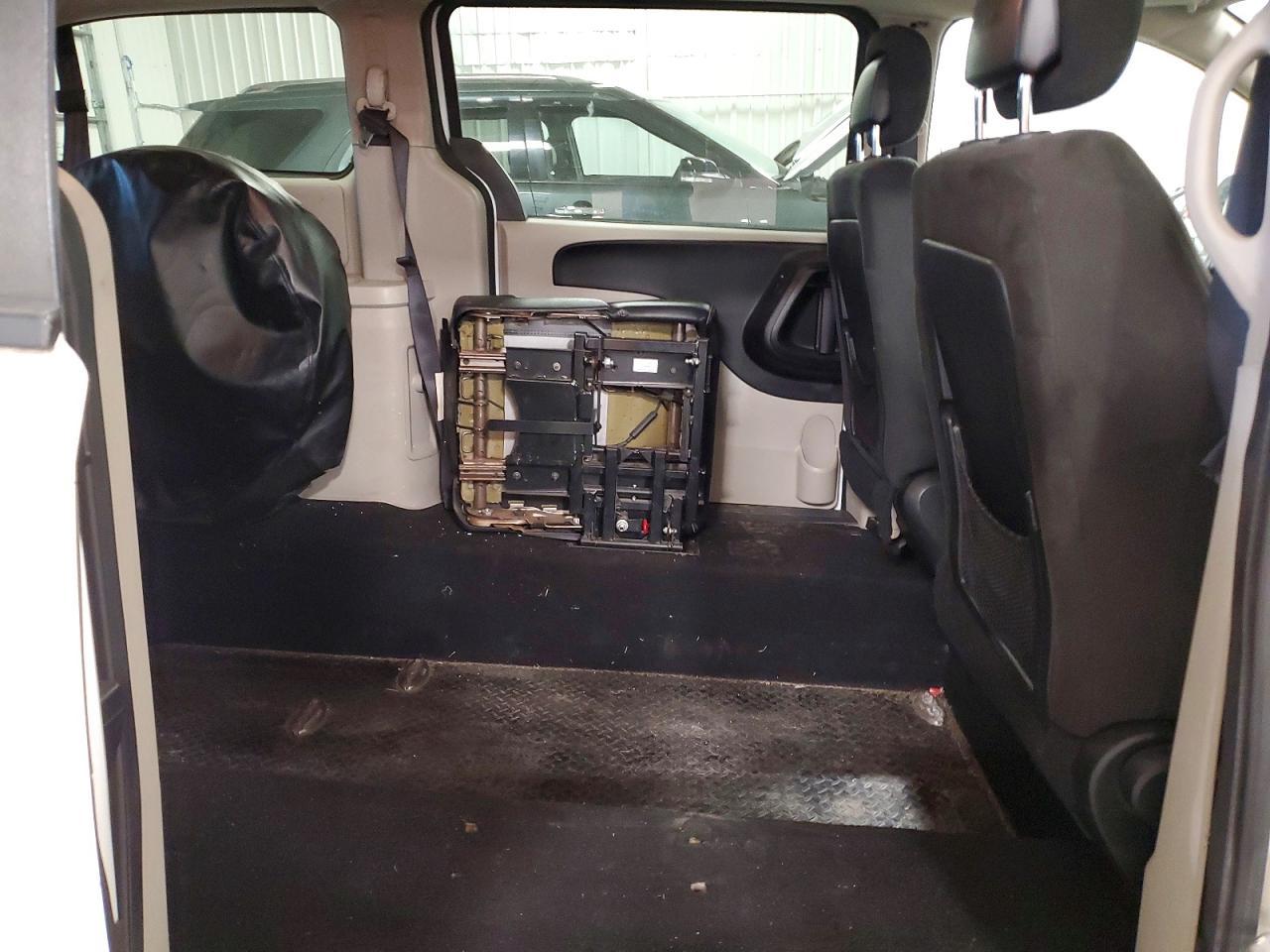 2017 Dodge Grand Caravan Se - zdjęcie 11
