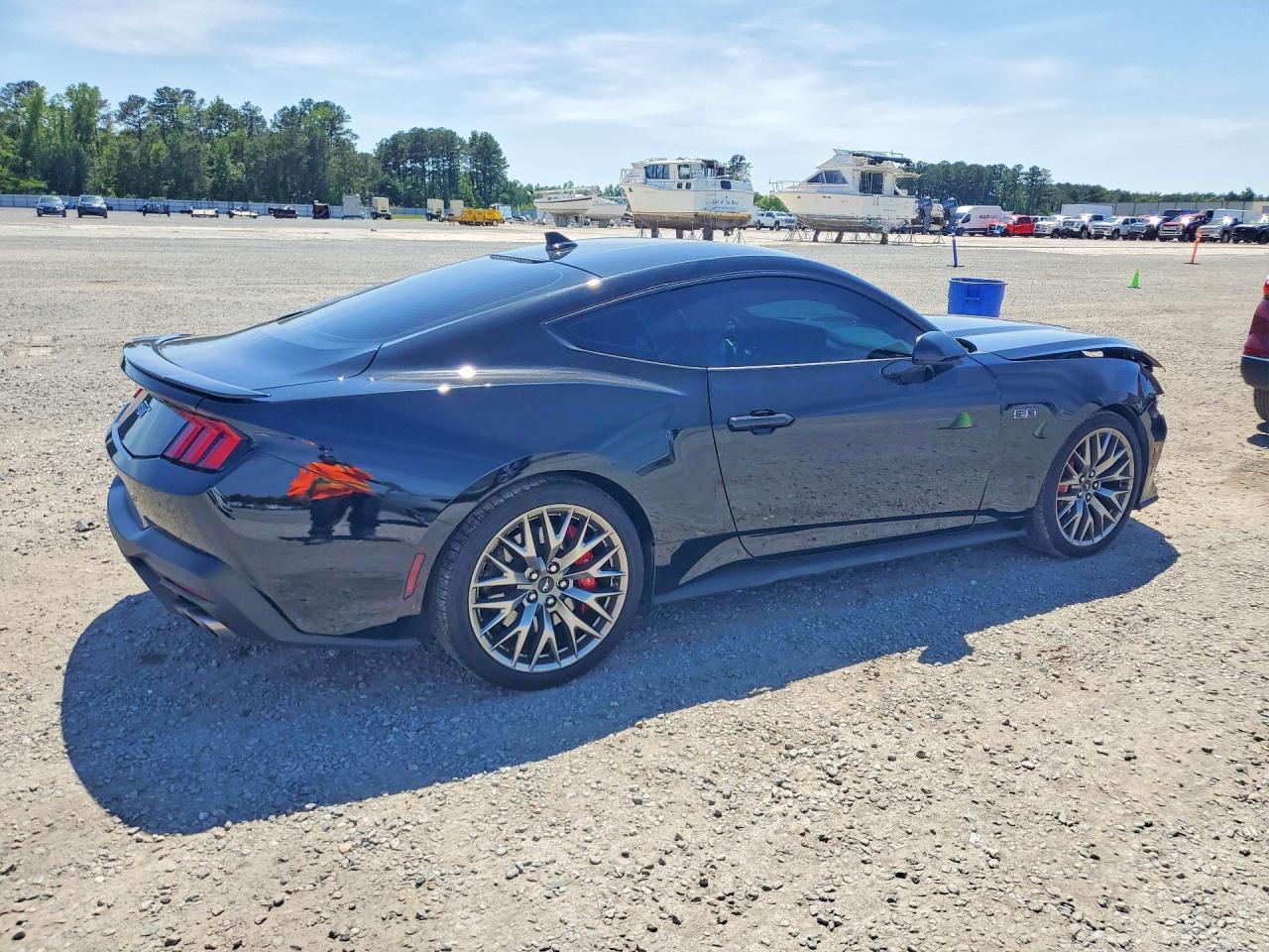 2024 Ford Mustang Gt - zdjęcie 3