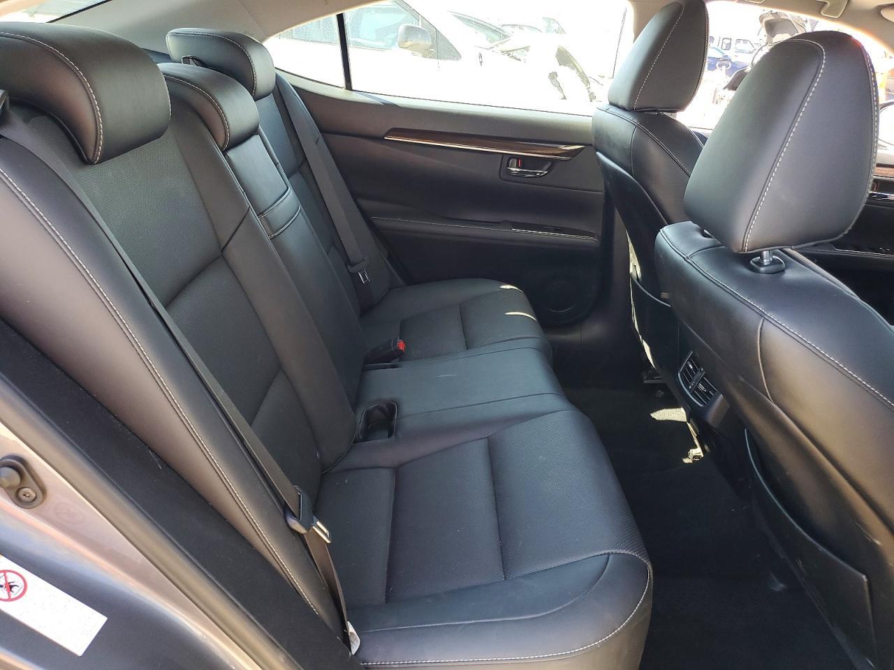 2016 Lexus Es 300H - zdjęcie 10