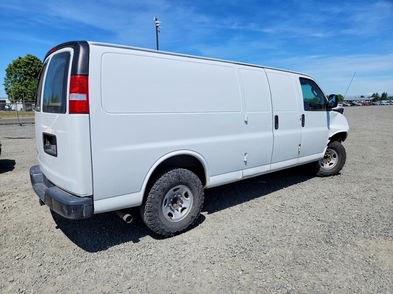 2017 Chevrolet Express 2500 1Wt - zdjęcie 3