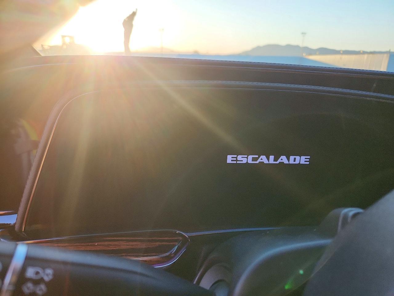 2024 Cadillac Escalade Premium Luxury - zdjęcie 9