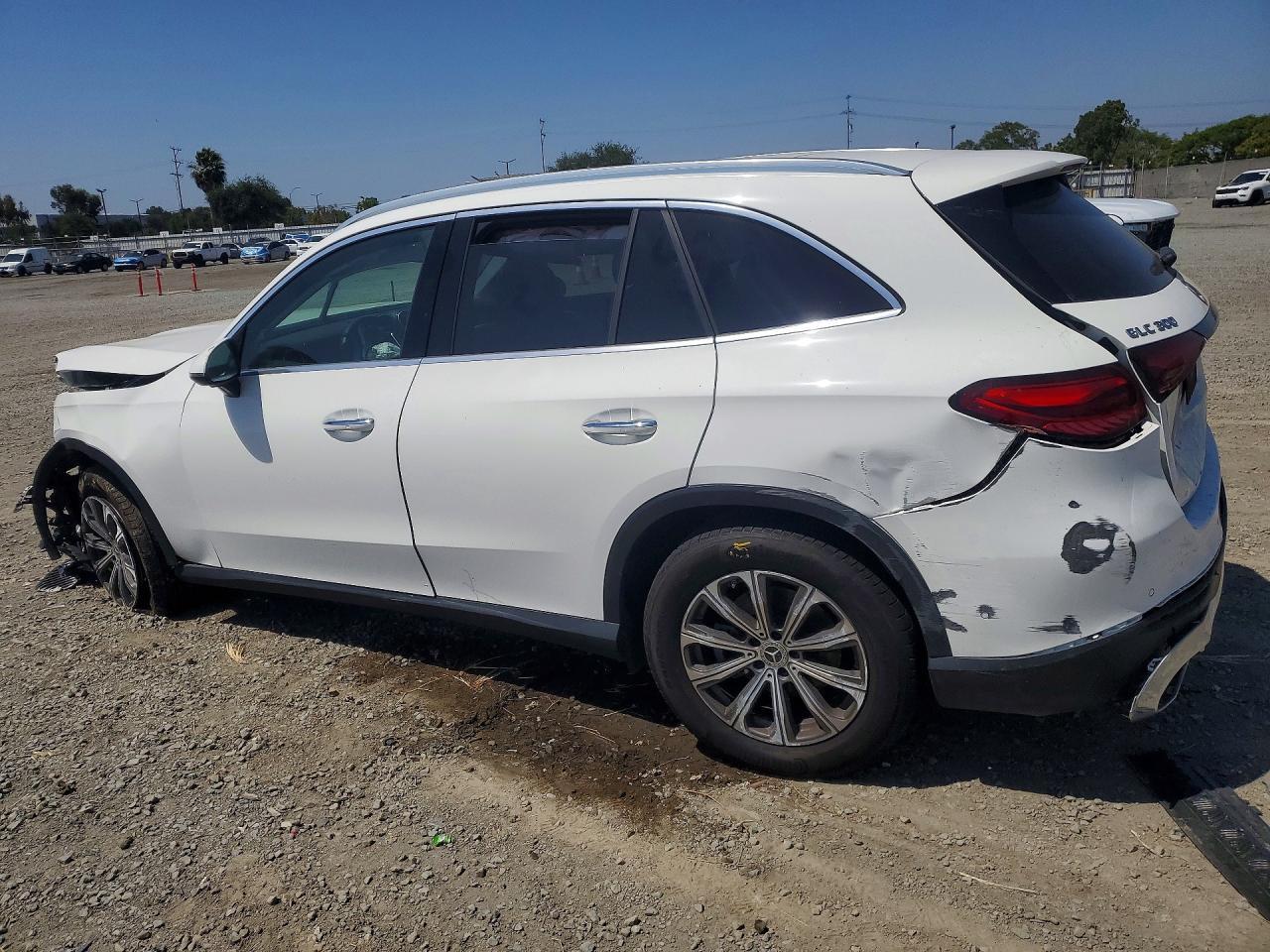 2024 Mercedes-Benz Glc 300 - zdjęcie 2