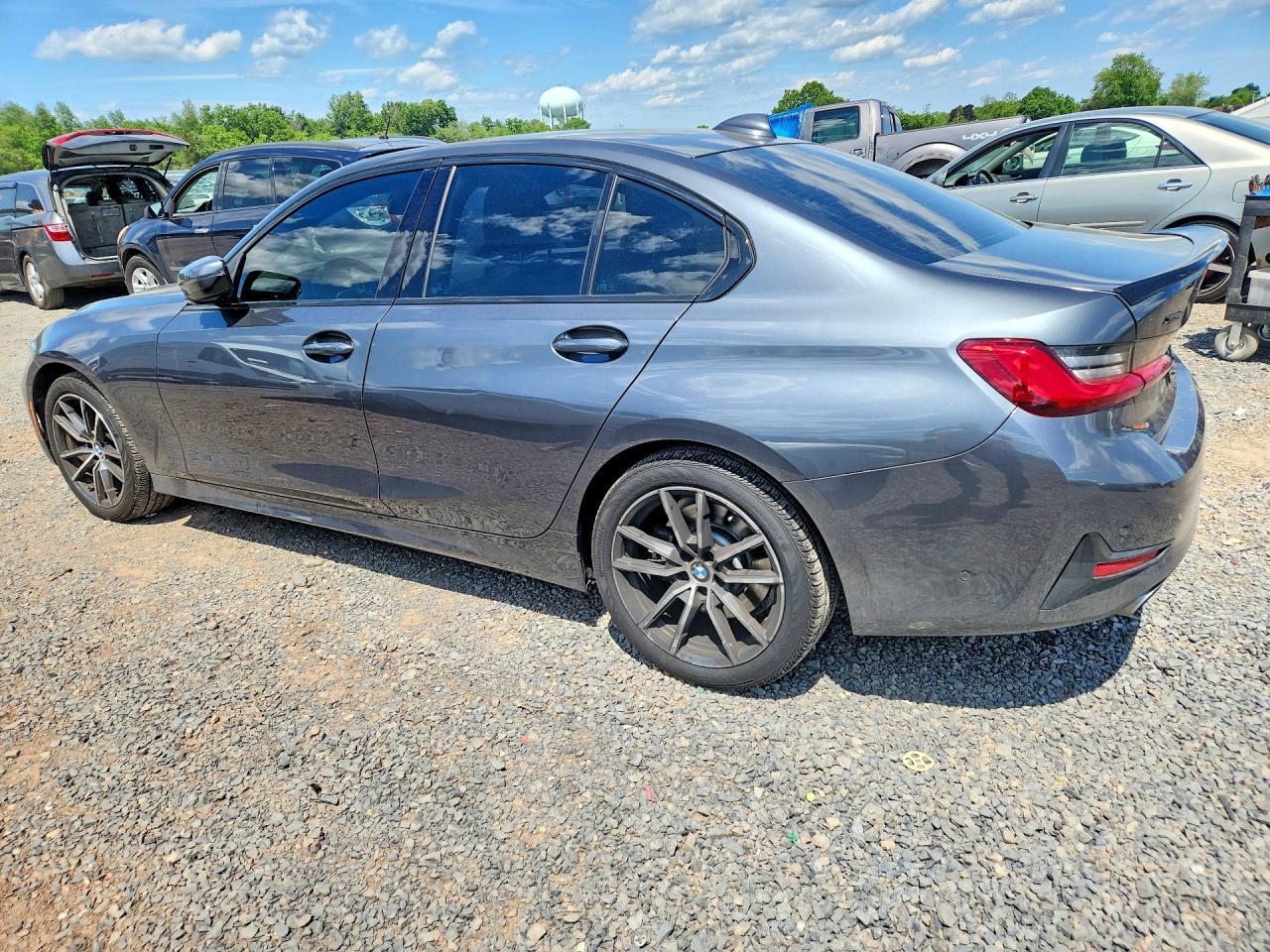 2020 BMW 330Xi - zdjęcie 2