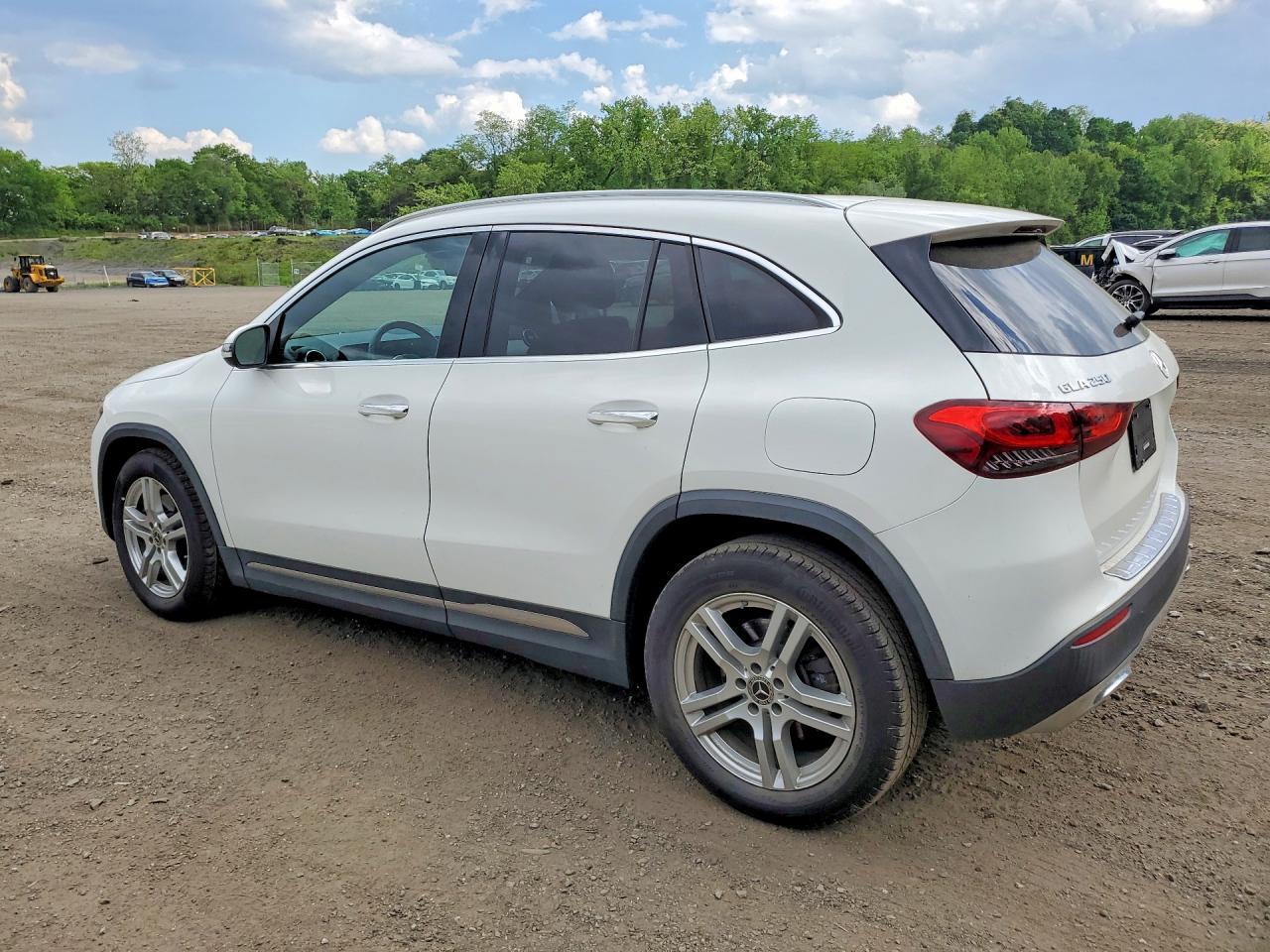 2021 Mercedes-Benz Gla 250 4Matic - zdjęcie 2