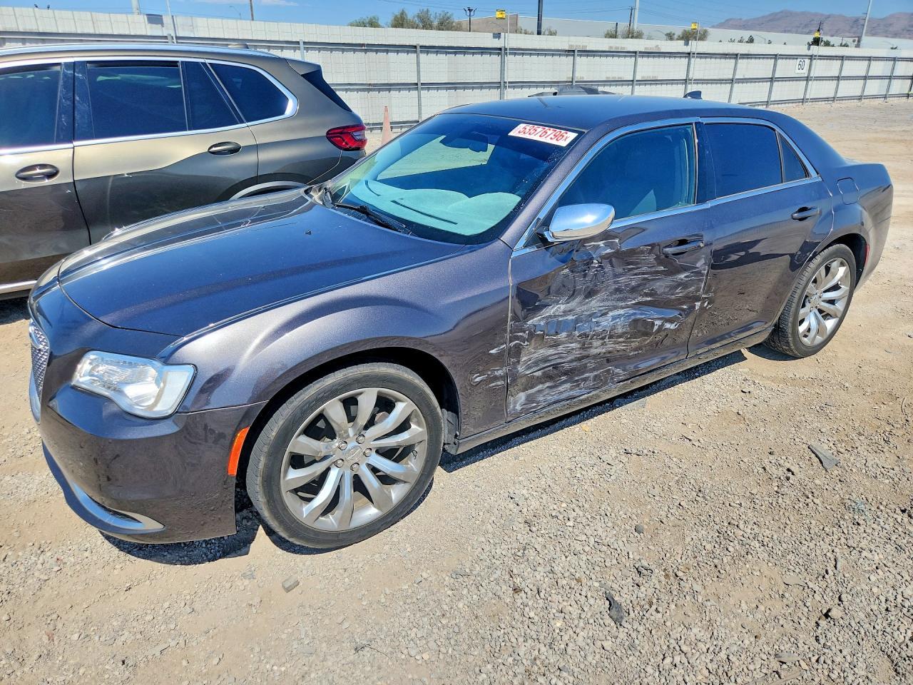 2018 Chrysler 300 Touring - zdjęcie główne