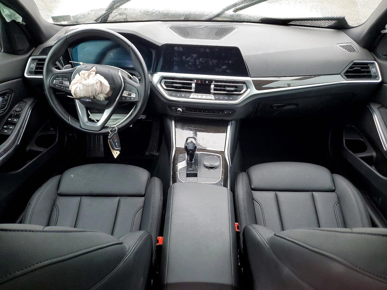 2021 BMW 330I - zdjęcie 8