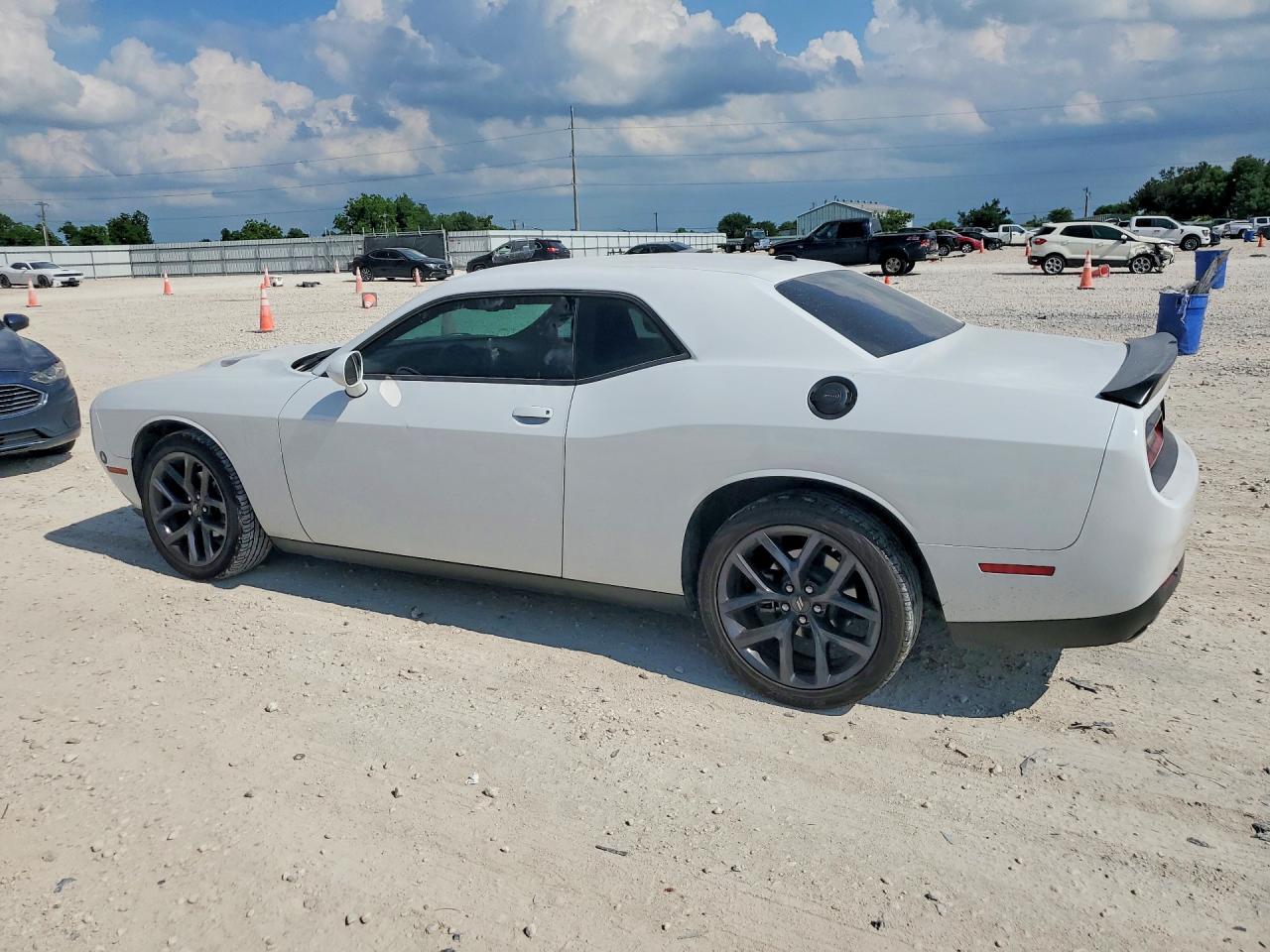 2023 Dodge Challenger Sxt - zdjęcie 2