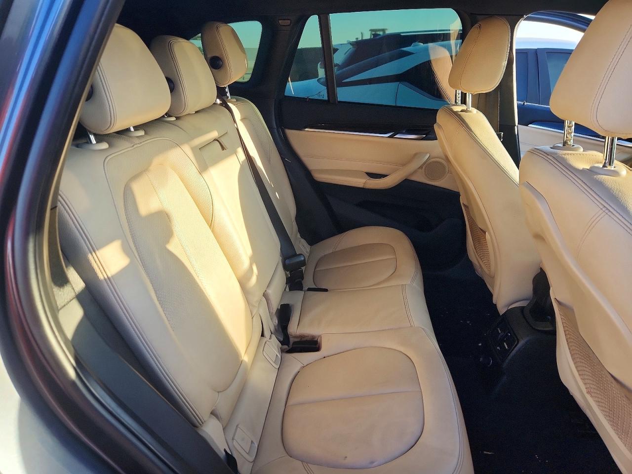 2016 BMW X1 xDrive28I - zdjęcie 10