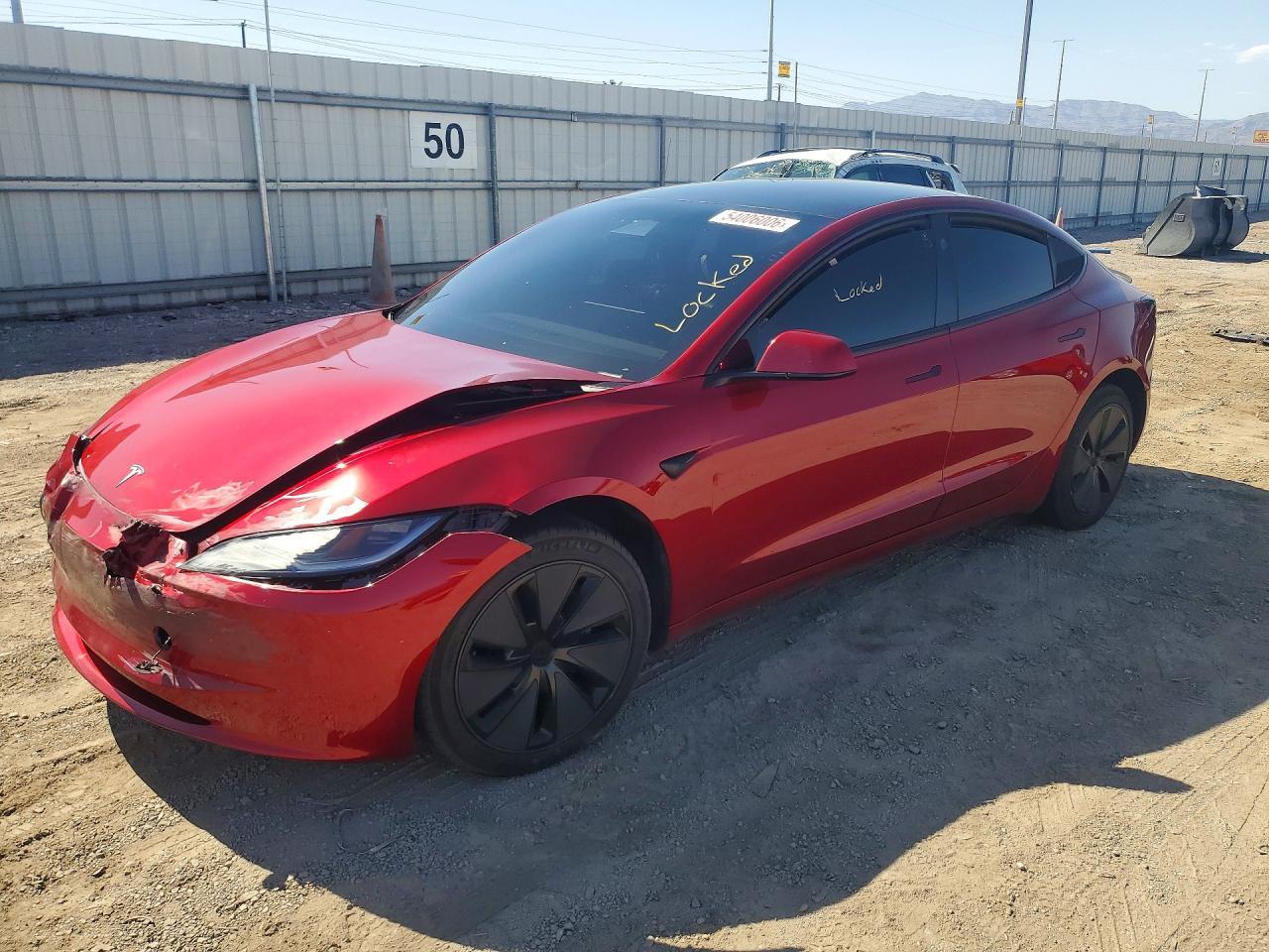 2025 Tesla Model 3 - zdjęcie główne