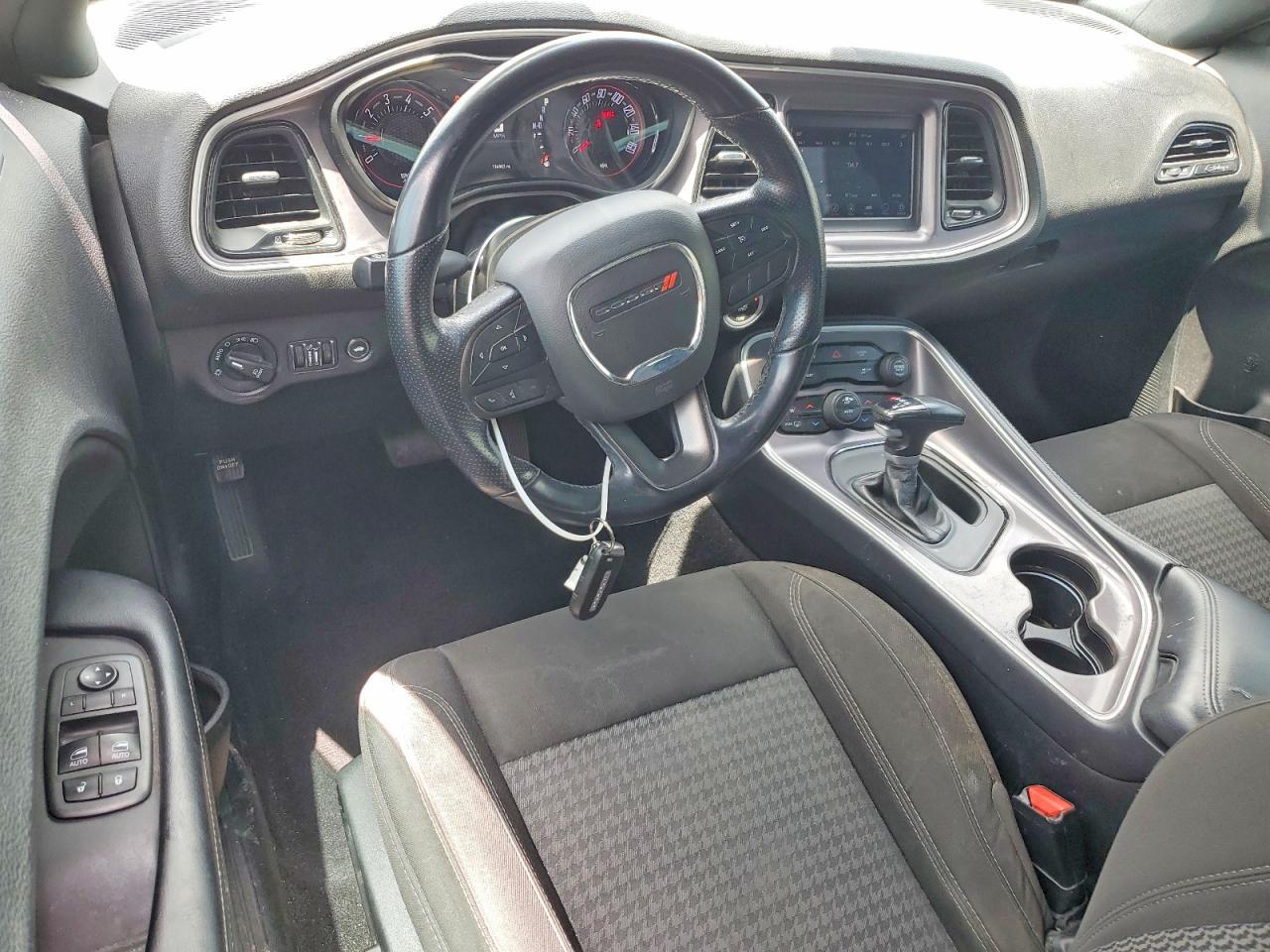 2021 Dodge Challenger Sxt - zdjęcie 8