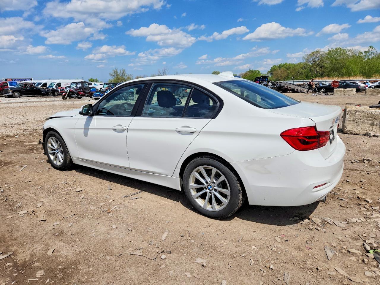 2018 BMW 320 Xi - zdjęcie 2