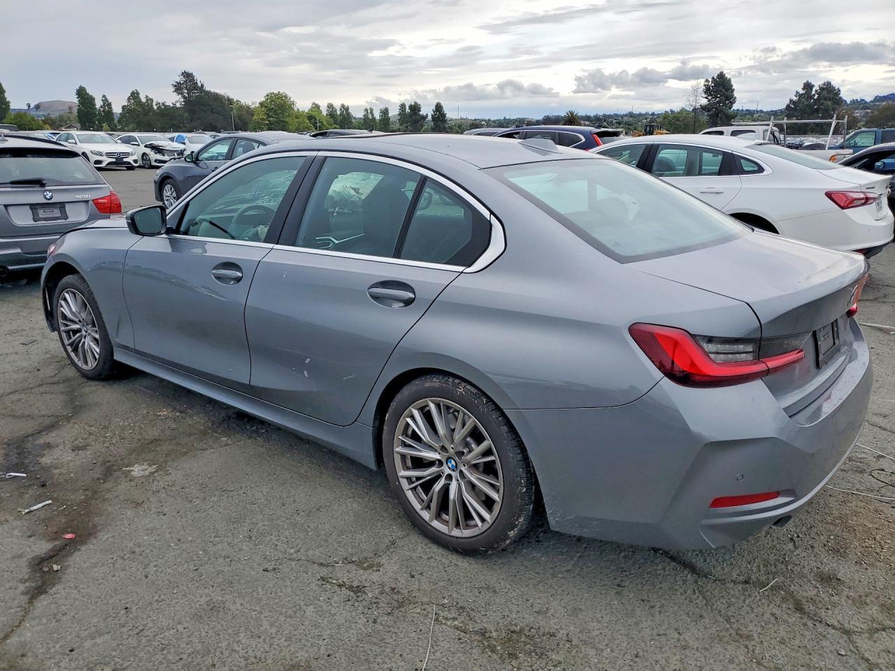 BMW Seria 3 - zdjęcie 2