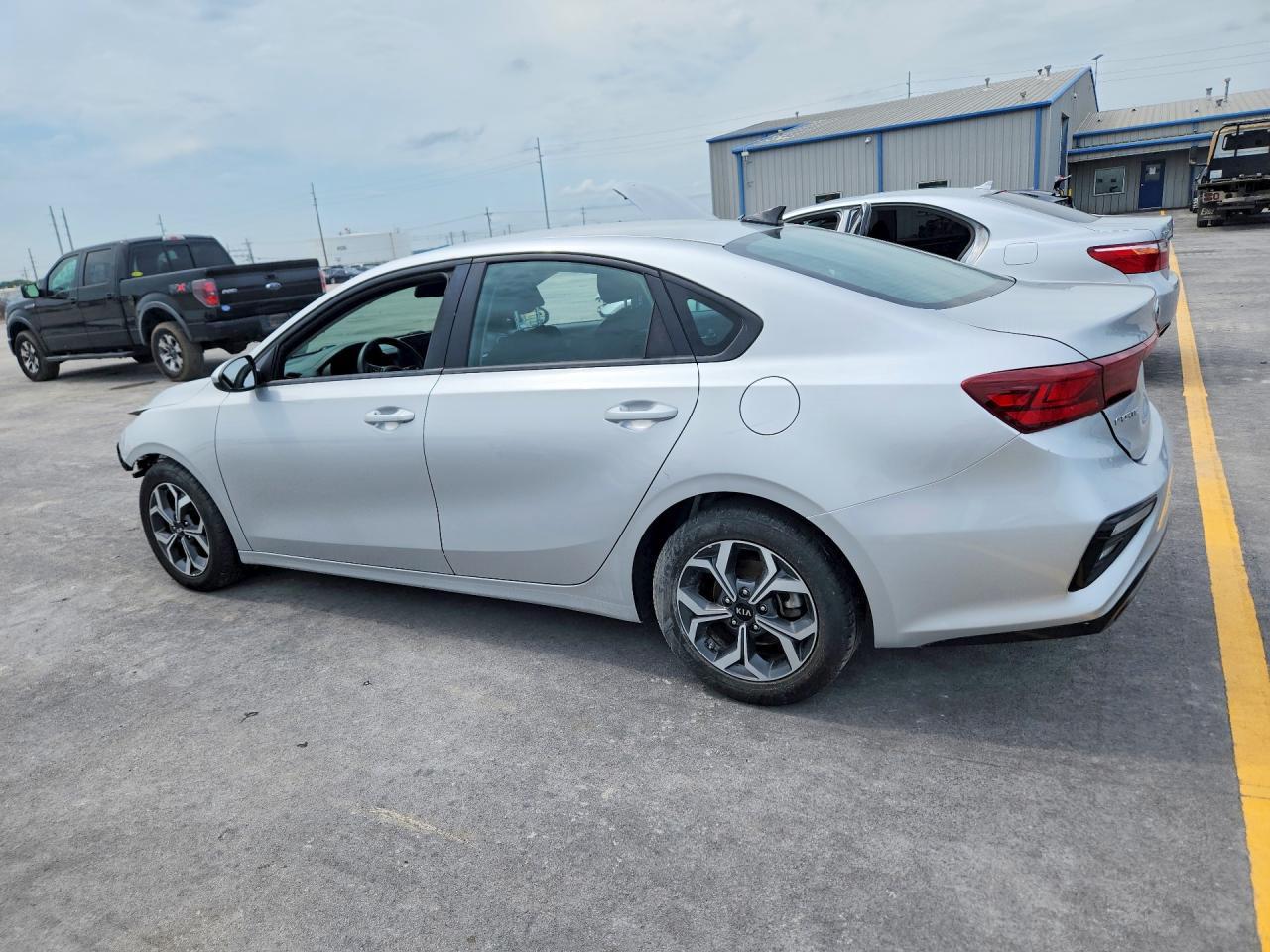 2020 Kia Forte Lxs - zdjęcie 2