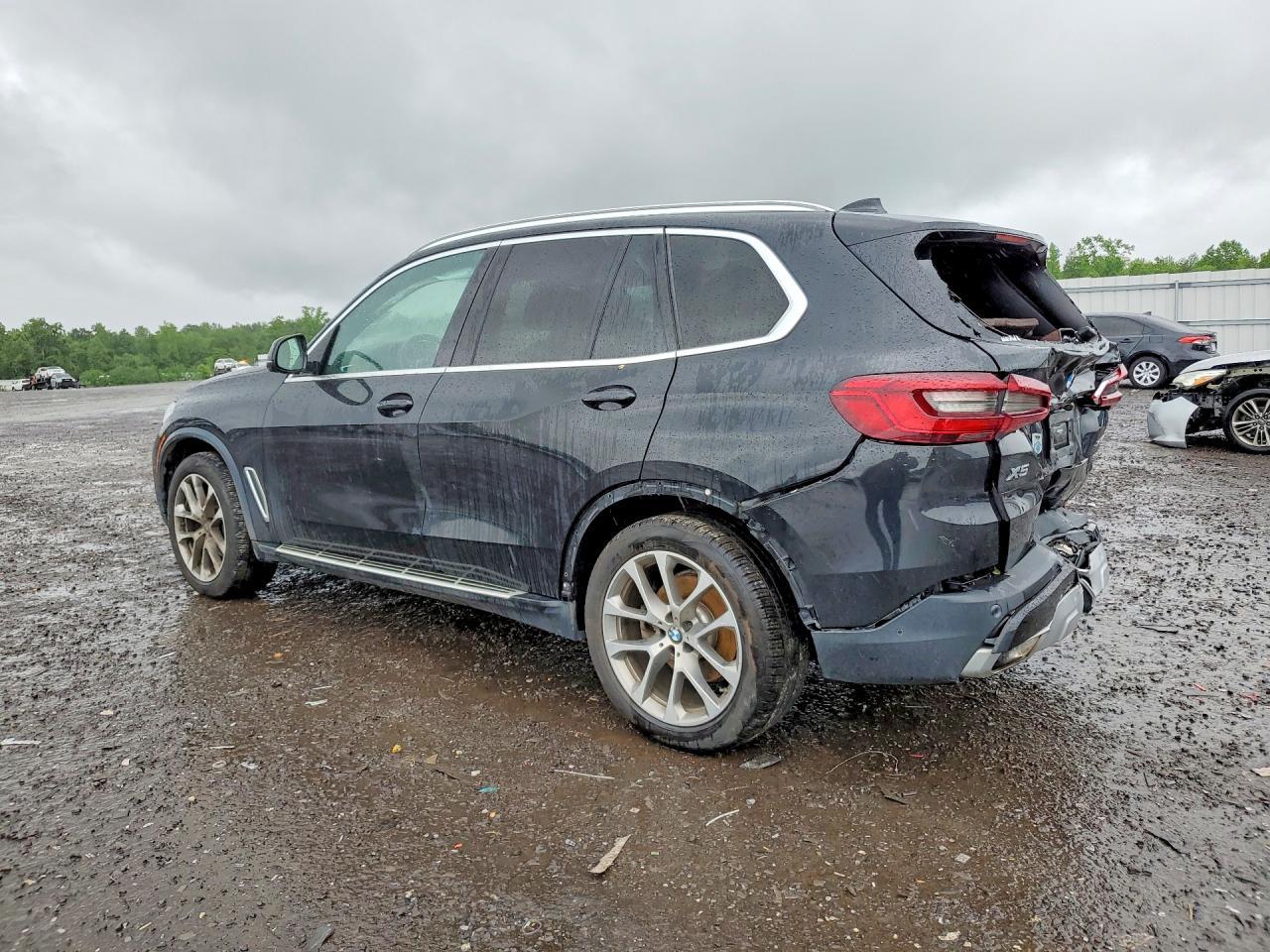 2019 BMW X5 xDrive40I - zdjęcie 2