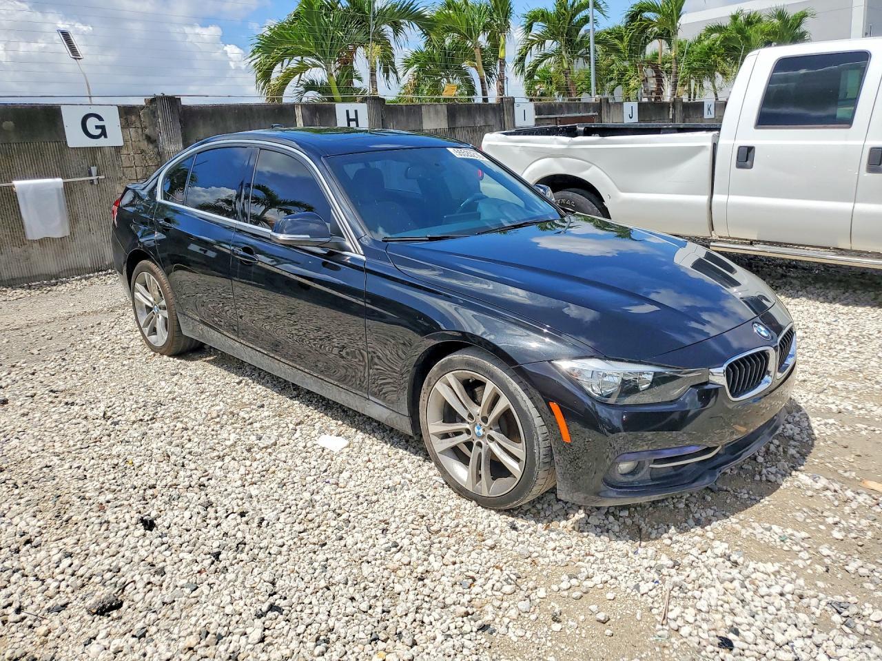 2017 BMW 330 I - zdjęcie 4