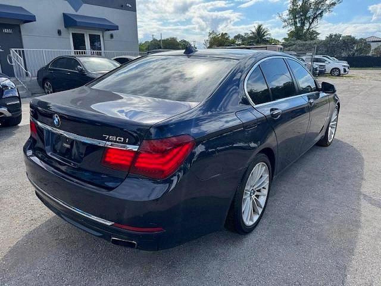 2015 BMW 750 Xi - zdjęcie 3