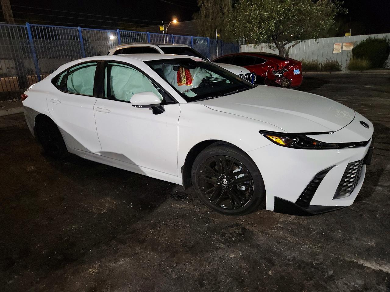 2026 Toyota Camry Se - zdjęcie 4
