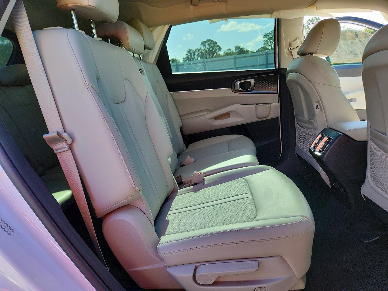 2021 Kia Sorento S - zdjęcie 11
