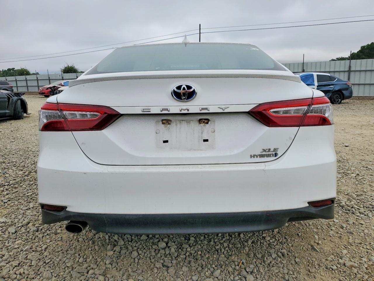 2020 Toyota Camry Xle - zdjęcie 6
