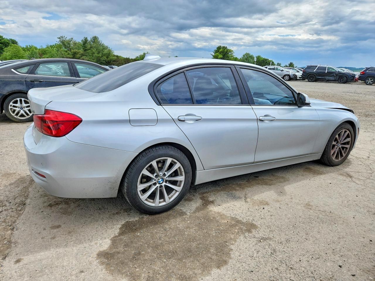 2016 BMW 320 Xi - zdjęcie 3