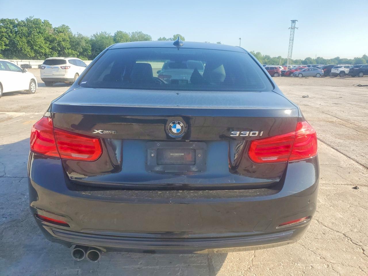 2017 BMW 330 Xi - zdjęcie 6