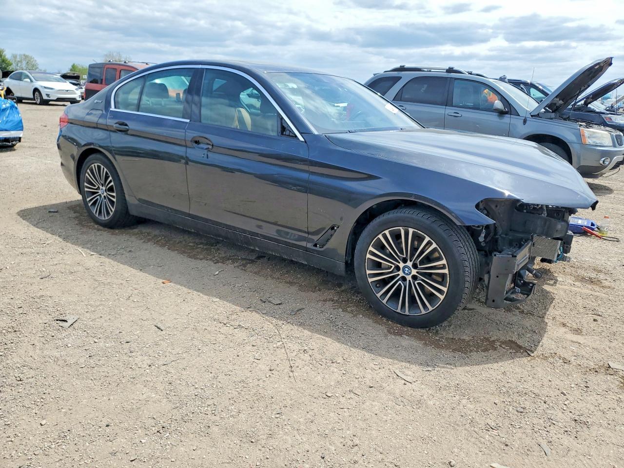 2019 BMW 530E - zdjęcie 4