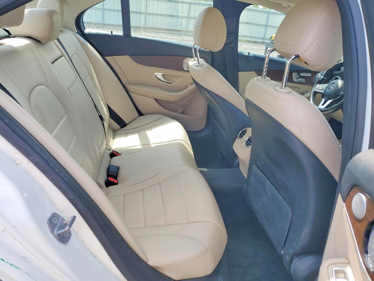 2019 Mercedes-Benz C 300 - zdjęcie 10