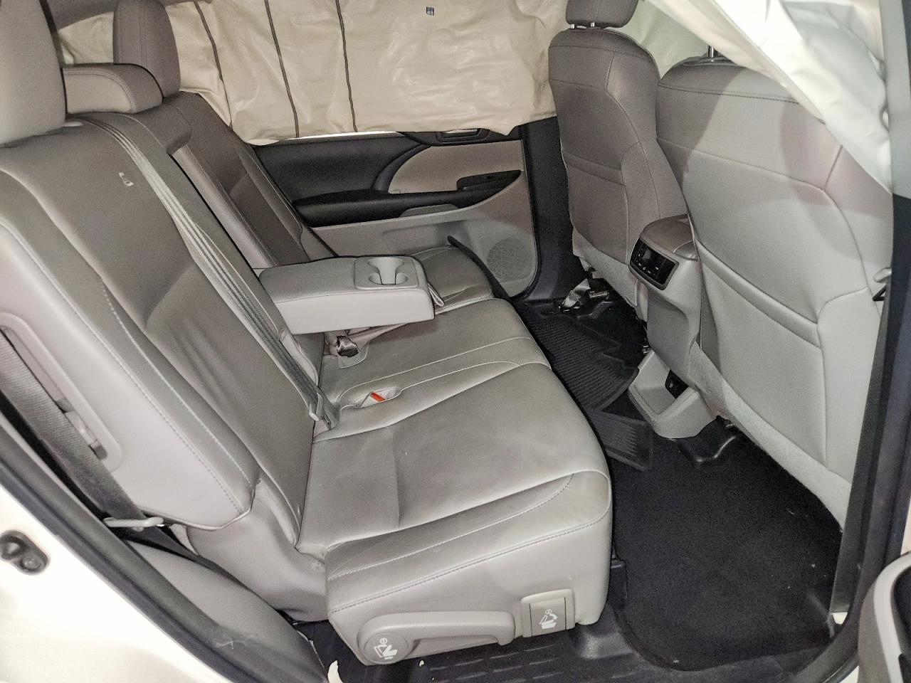 2015 Toyota Highlander Base - zdjęcie 11