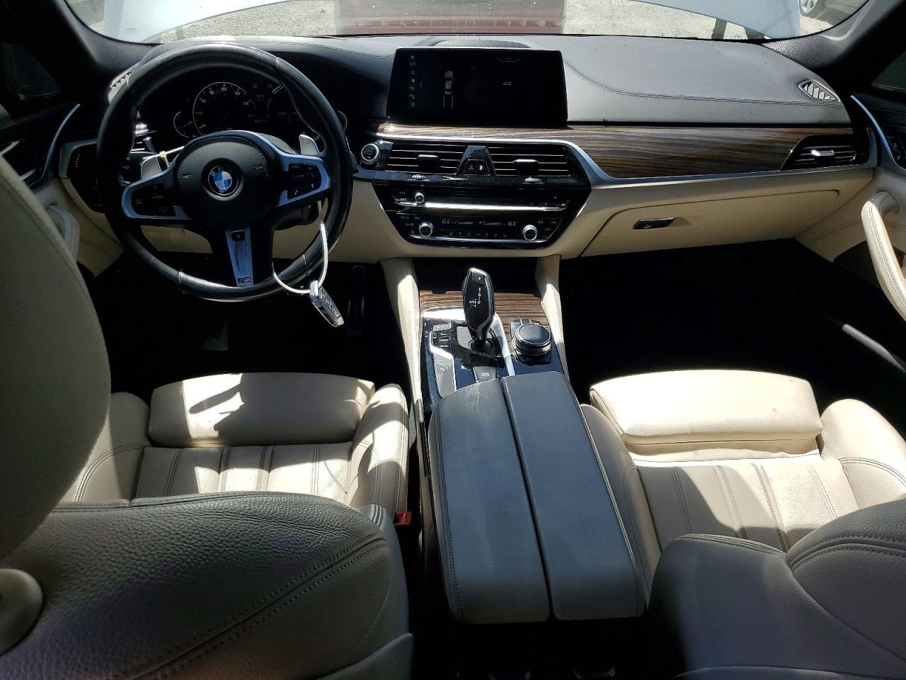 2019 BMW 530E - zdjęcie 8