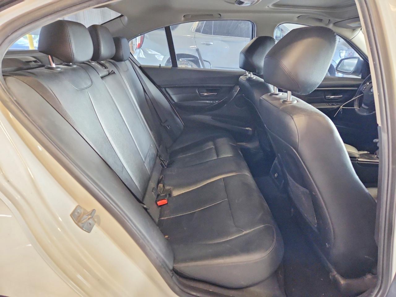 2015 BMW 320 I xDrive - zdjęcie 10