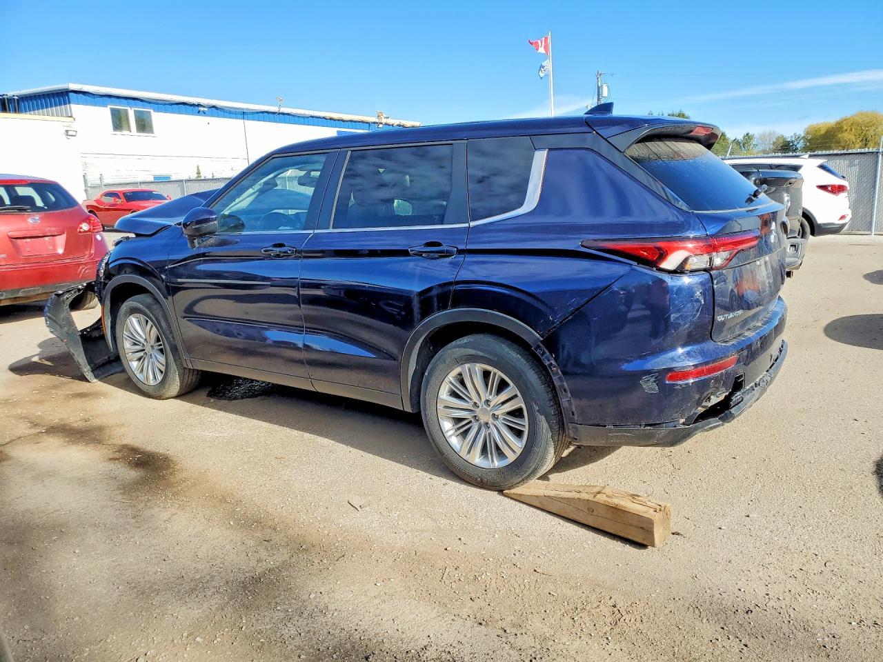 2022 Mitsubishi Outlander Es - zdjęcie 2