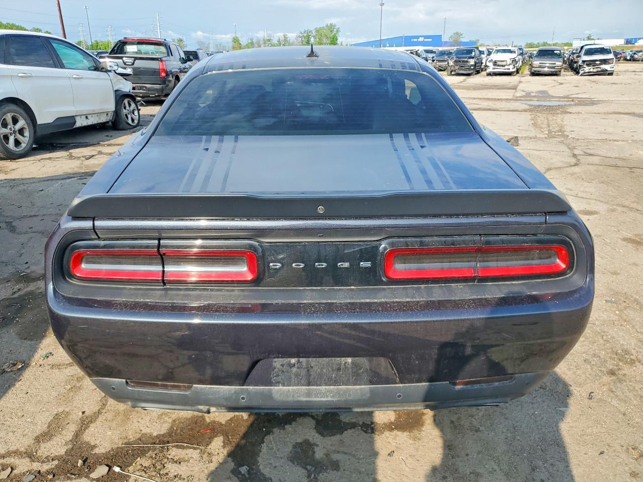 2016 Dodge Challenger R - zdjęcie 6