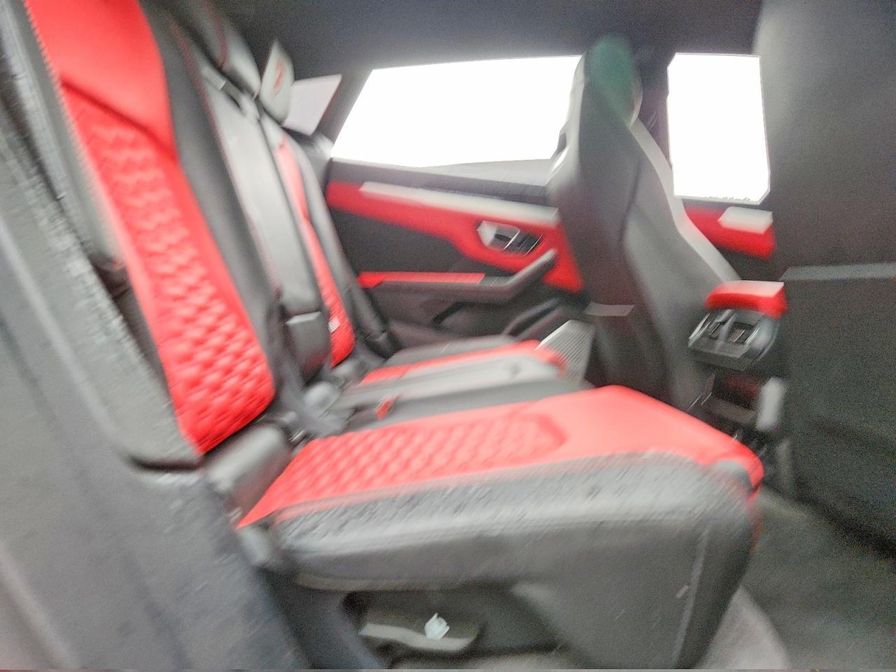 2022 Lamborghini Urus - zdjęcie 11