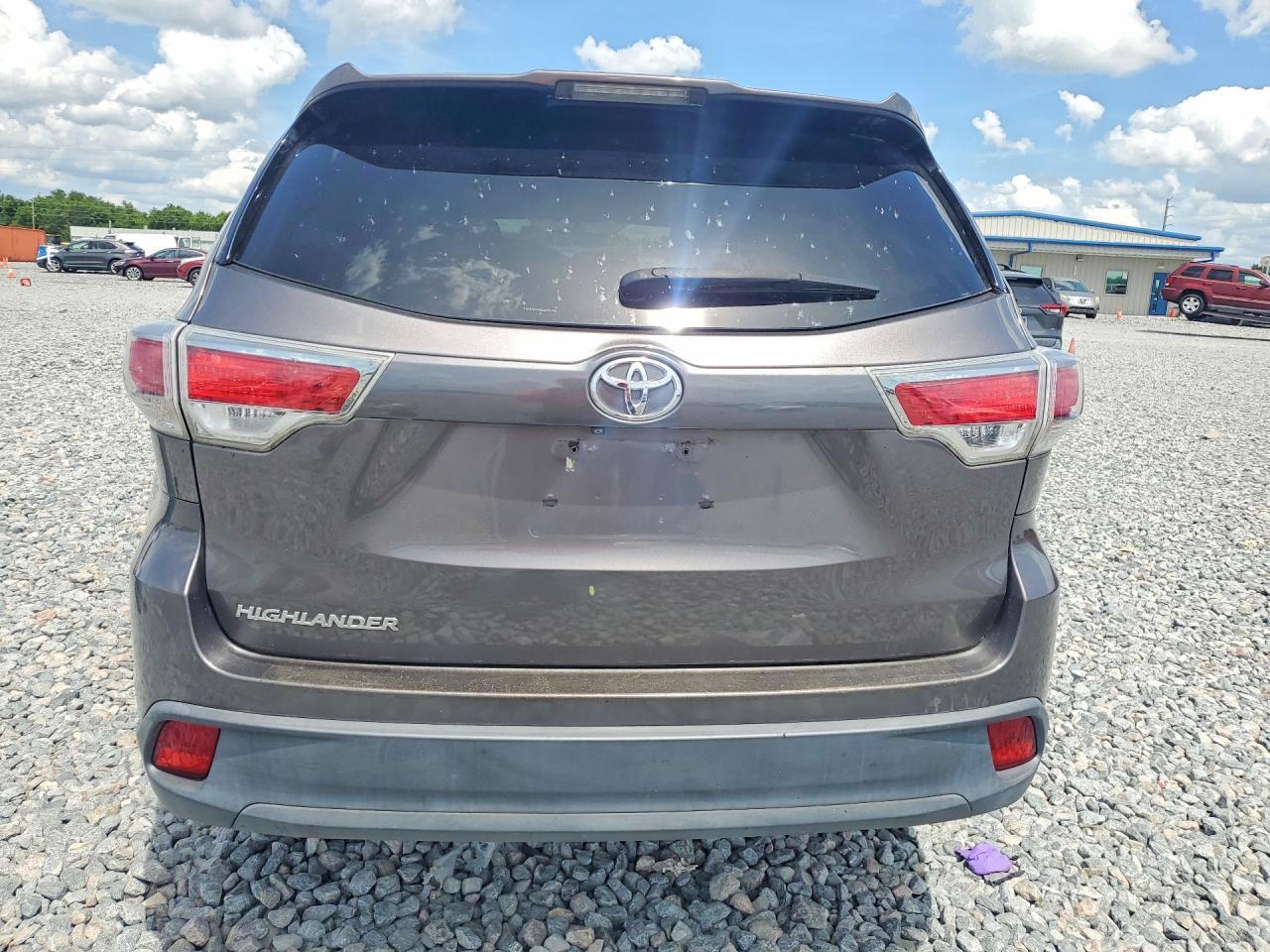 2016 Toyota Highlander Le - zdjęcie 6