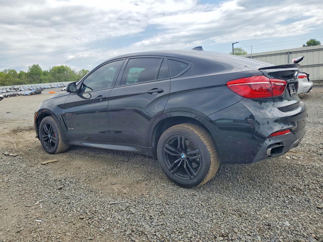 2015 BMW X6 xDrive50I - zdjęcie 2