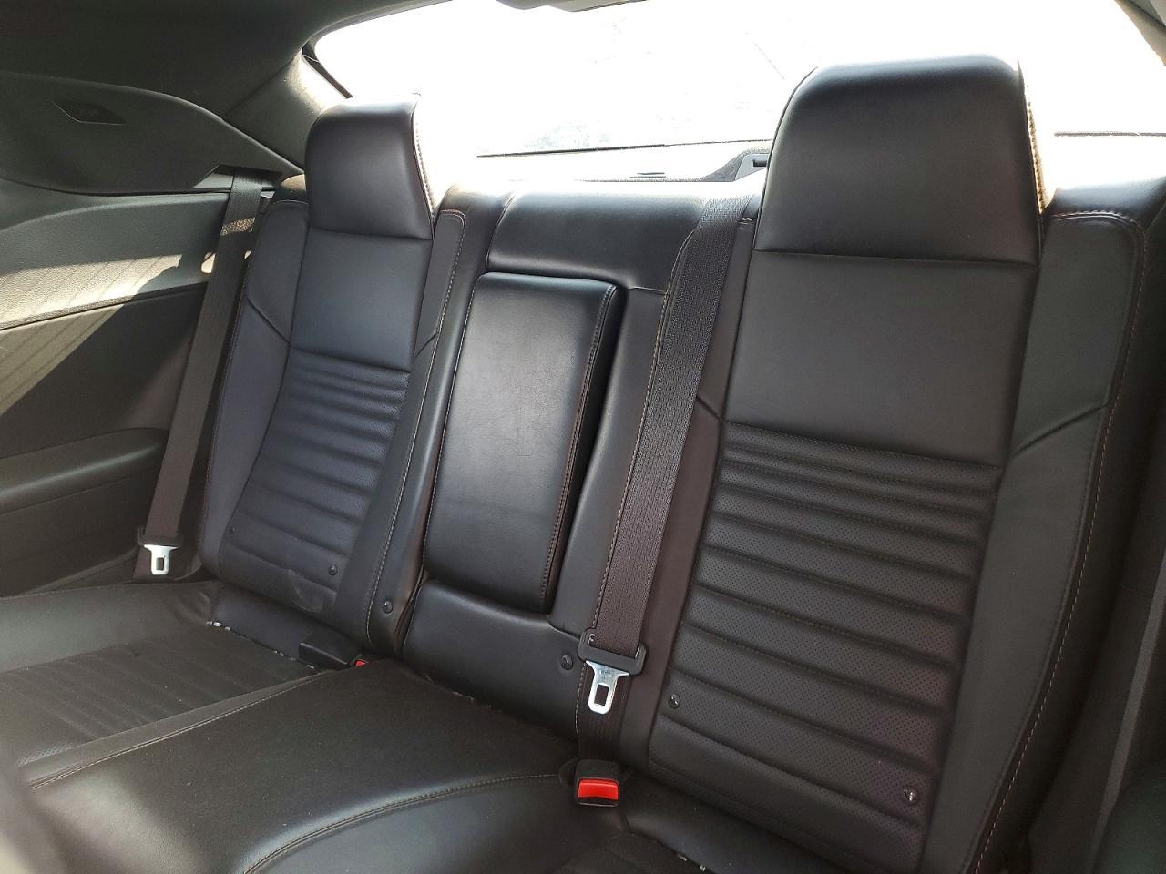 2016 Dodge Challenger R - zdjęcie 10